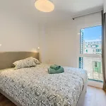3-bedroom In Playa De Américas With Ac, Pool, Parking *