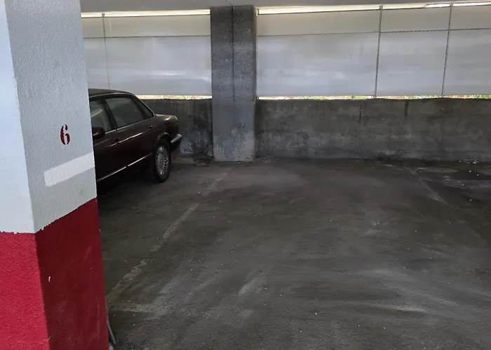 3-bedroom In Playa De Americas With Ac, Pool, Parking 아파트