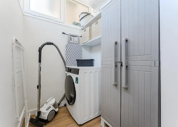 3-bedroom In Playa De Americas With Ac, Pool, Parking * Playa de las Américas