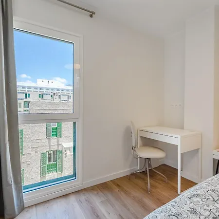 3-bedroom In Playa De Américas With Ac, Pool, Parking