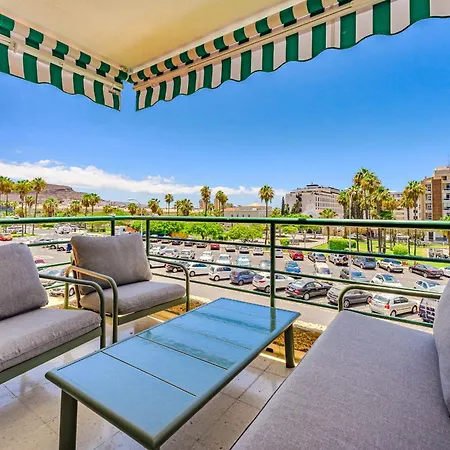3-bedroom In Playa De Americas With Ac, Pool, Parking Апартаменты