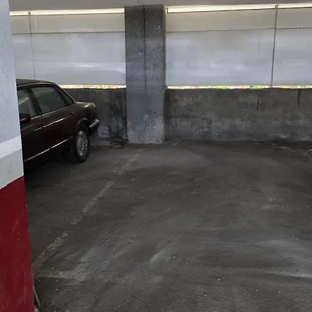 3-bedroom In Playa De Américas With Ac, Pool, Parking Appartement