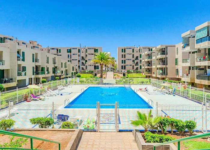 3-bedroom In Playa De Americas With Ac, Pool, Parking Playa de las Americas (Tenerife)