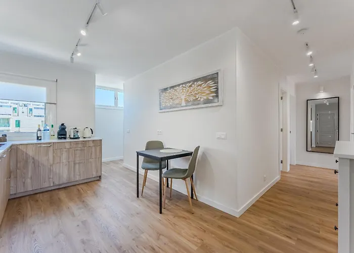 Apartmán 3-bedroom In Playa De Americas With Ac, Pool, Parking *