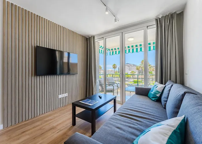 3-bedroom In Playa De Americas With Ac, Pool, Parking Апартаменты *