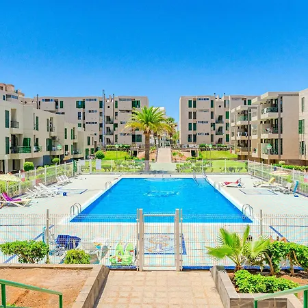 3-bedroom In Playa De Americas With Ac, Pool, Parking Playa de las Americas (Tenerife)