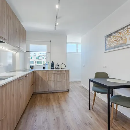 3-bedroom In Playa De Americas With Ac, Pool, Parking