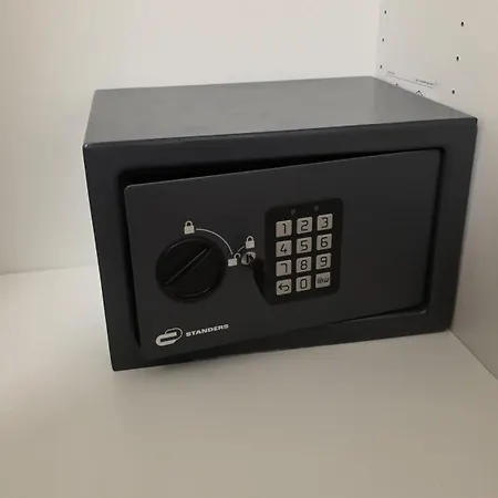 3-bedroom In Playa De Americas With Ac, Pool, Parking Playa de las Americas (Tenerife)