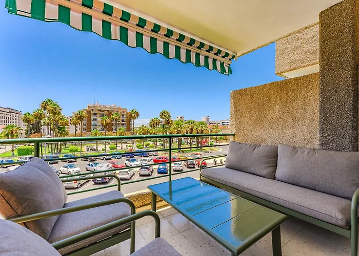 公寓 3-bedroom In Playa De Americas With Ac, Pool, Parking *