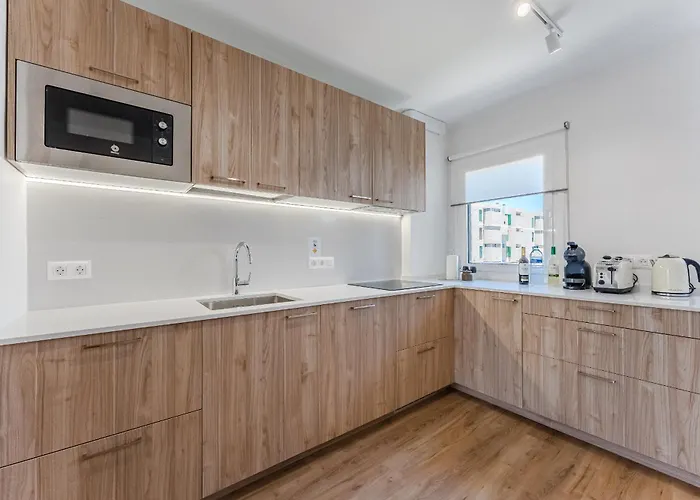 公寓 3-bedroom In Playa De Americas With Ac, Pool, Parking 美洲海滩